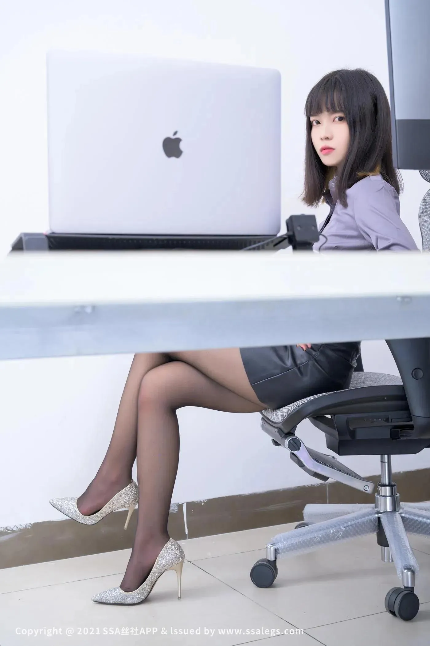 [SSA丝社]超清写真 NO.748 模特丹丹的黑丝袜OL（上） [77P]插图5